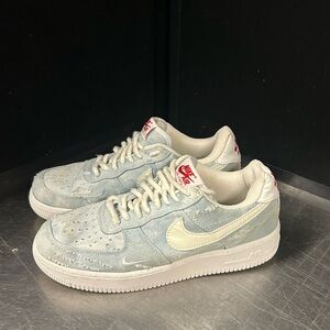 Nike Air Force 1 Size 8.5 Men Clouds